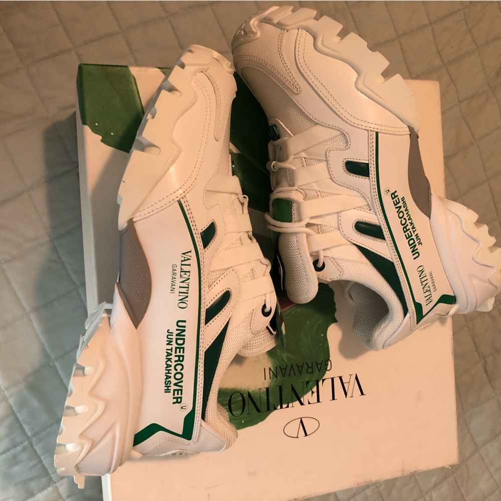 Brand new Valentino Garavani sneakers.